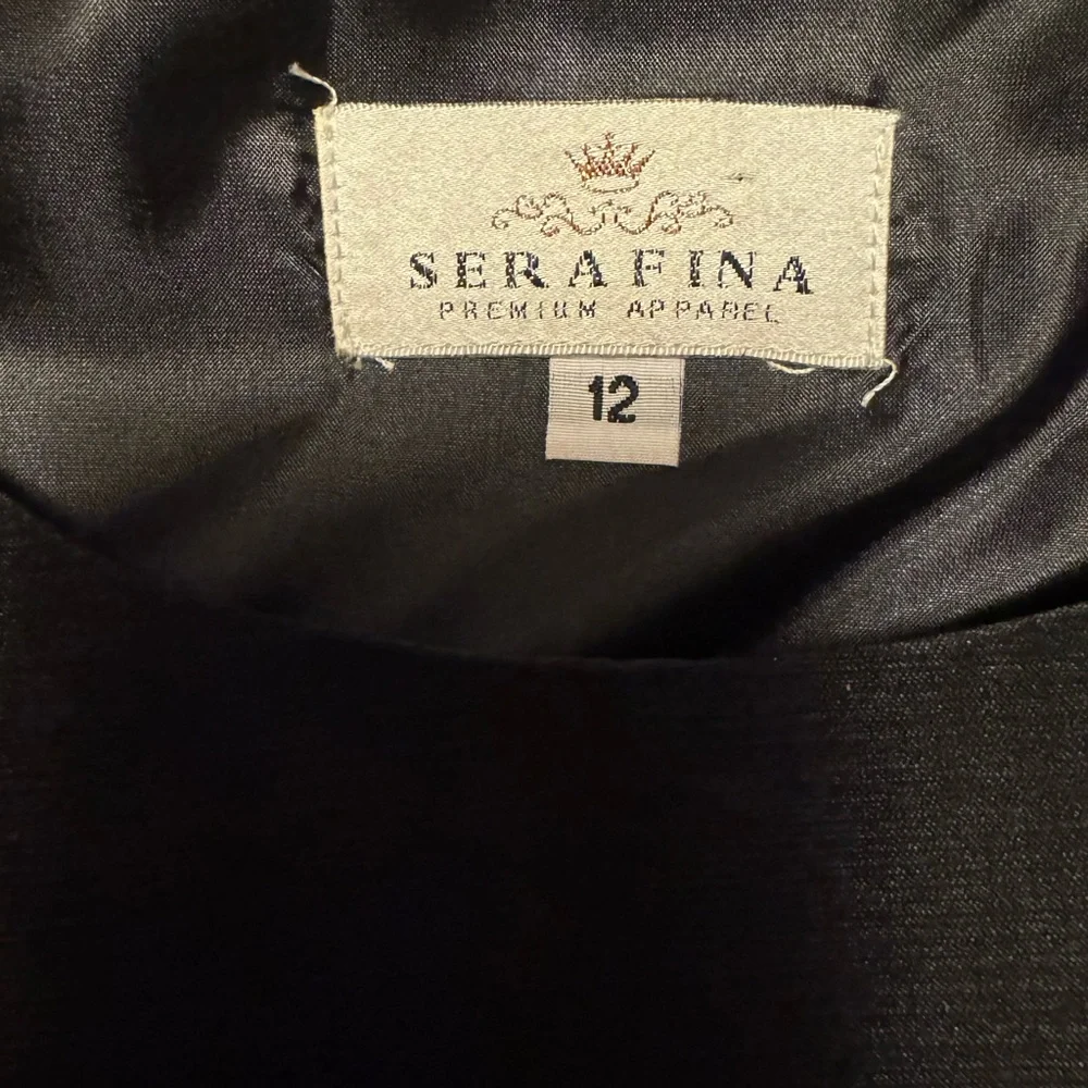Elegant Black and White Women's Dress Suit - Picture 12 of 16
